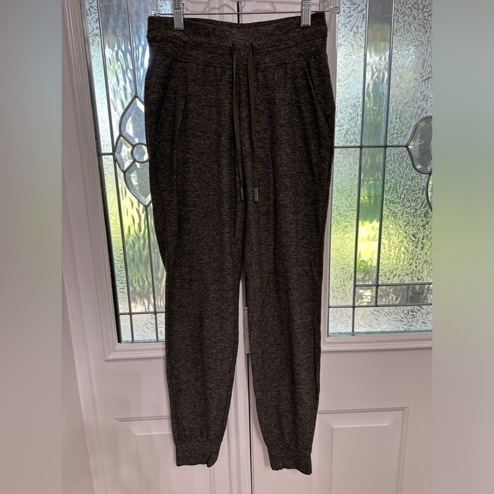 Lululemon Ready To Rulu Pant *29" in 
Heathered Utilitarian / Black size 4